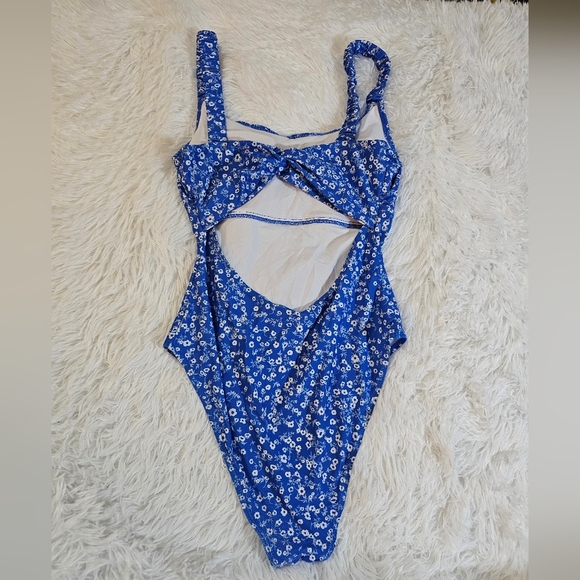 Elegant Blue Floral Women's One-Piece Swimsuit Size M - Picture 10 of 13